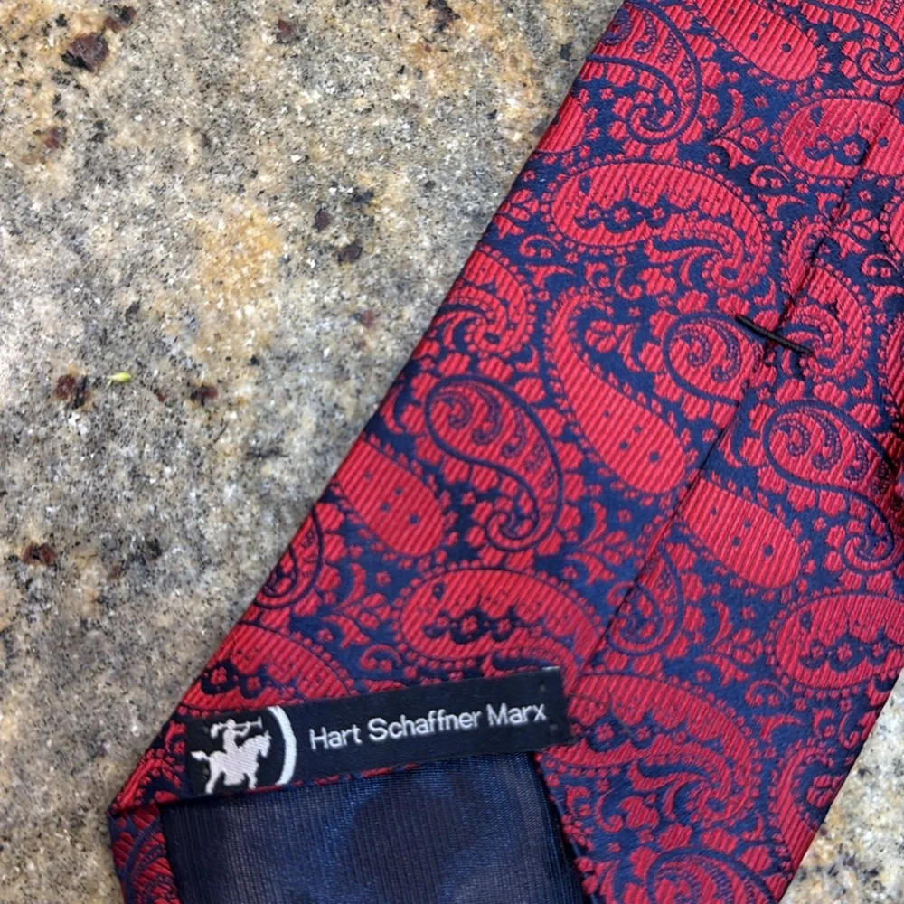 Hart Schaffner Marx Paisley‎ Men’s Tie